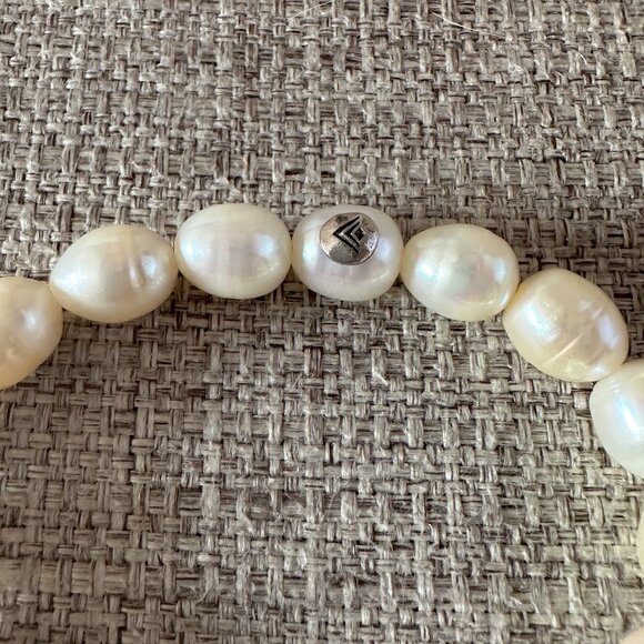 Silpada Pearl Bracelet - Picture 2 of 2